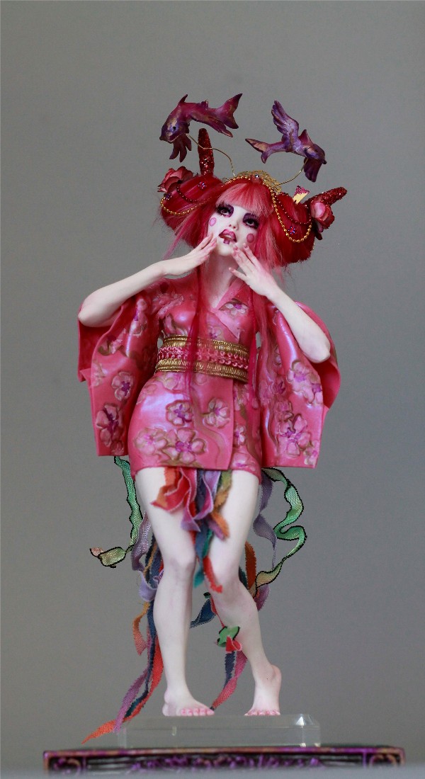 Женщины-куклы от Nicole West: искусство или пошлость?