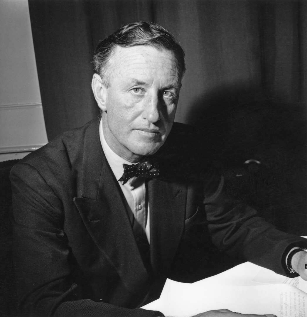 Ian fleming. Флеминг 007.