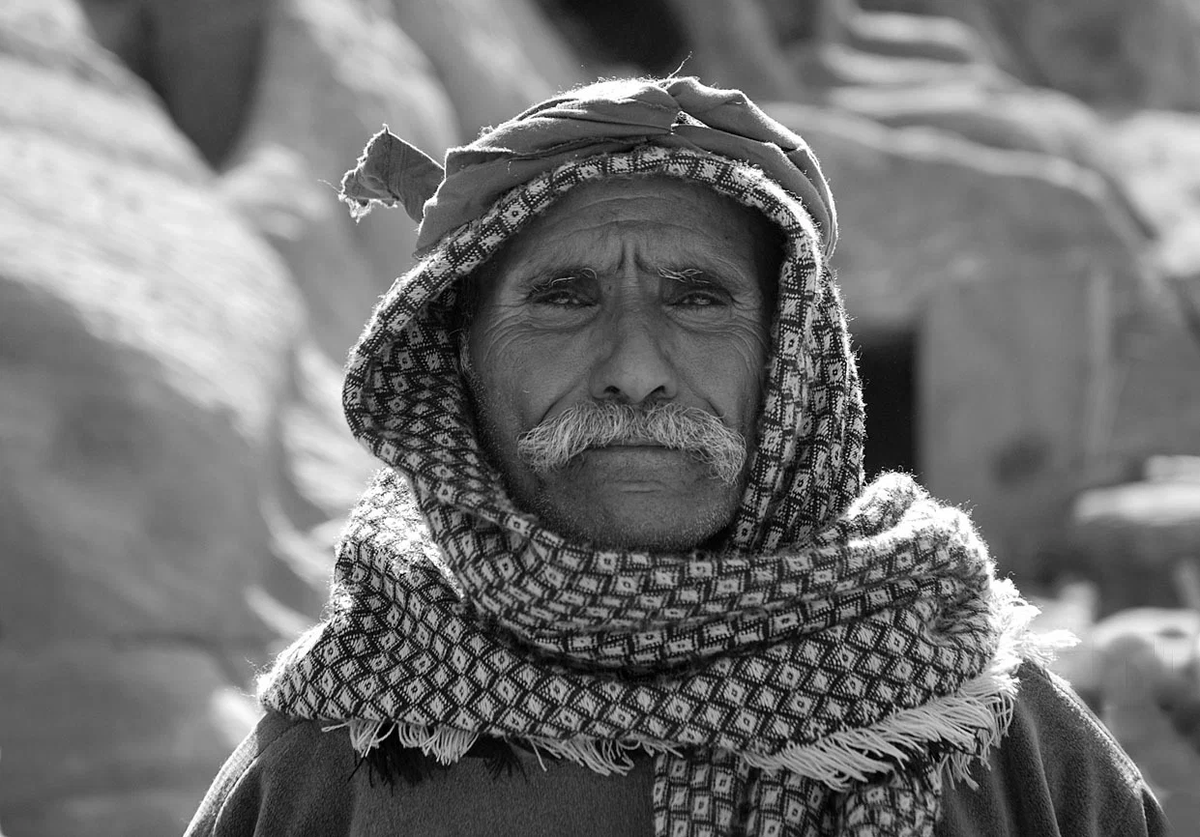 "Если что-то болит - молчи": 3 мудрых арабских притчи о том, что нельзя рассказывать другим людям жизнь,мудрость,притчи
