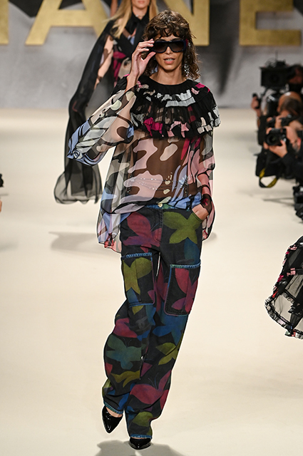 Неделя моды в Париже: улыбающиеся модели и вайб 1980-х на показе Chanel Неделя моды в Париже: улыбающиеся модели и вайб 1980-х на показе Chanel Новости моды