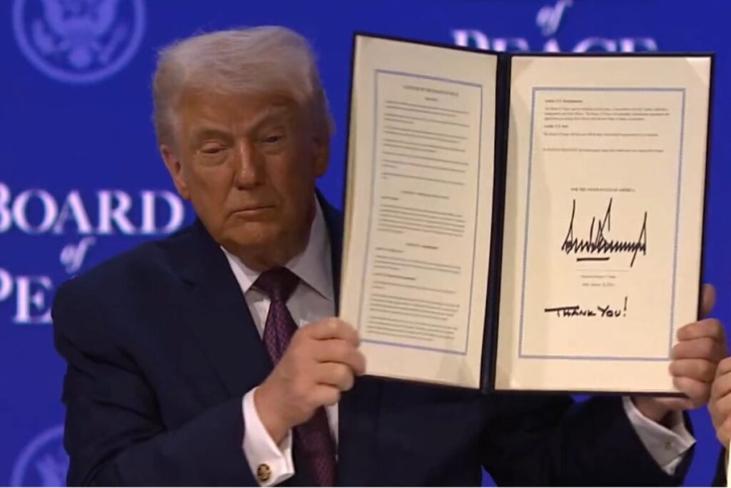 Трамп подписал устав «Совета мира»