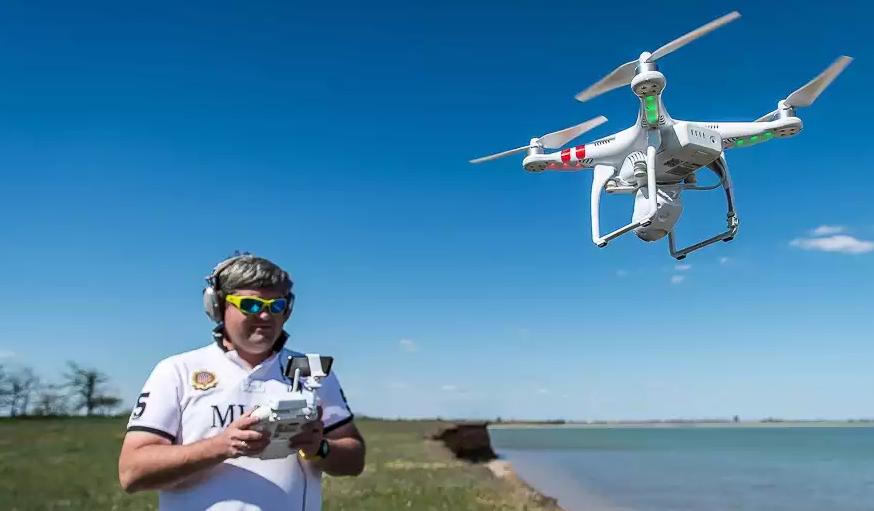 миллион дронов. кибердром шоу дронов. беспилотник вертолётного типа к2. геоскан световой дрон. что будет когда запустят млн дронов.