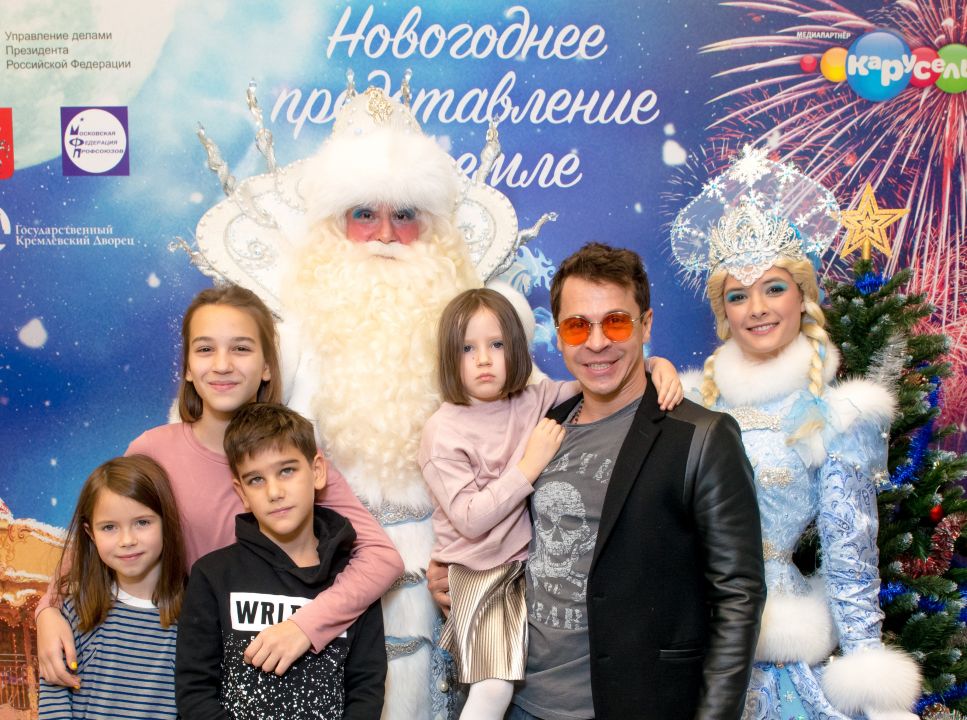 Звёздные гости Кремлёвской ёлки увидели новогоднюю сказку «Тайна планета Земля»