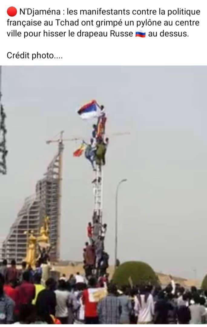 «Парижу пора уходить»: африканцы вышли на многотысячные митинги против французского неоколониализма Весь мир