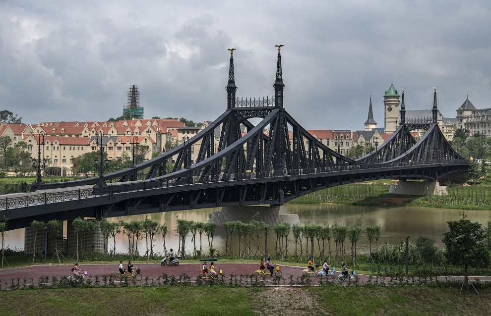 А вот копия моста Свободы в Будапеште