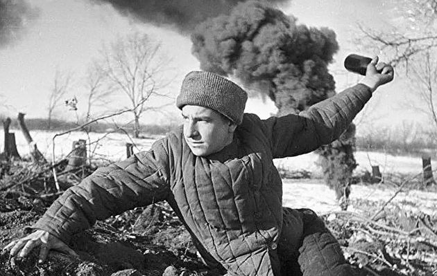 Зачем советские солдаты цепляли рыболовные крючки к гранатам в ходе ВОВ? история,оружие