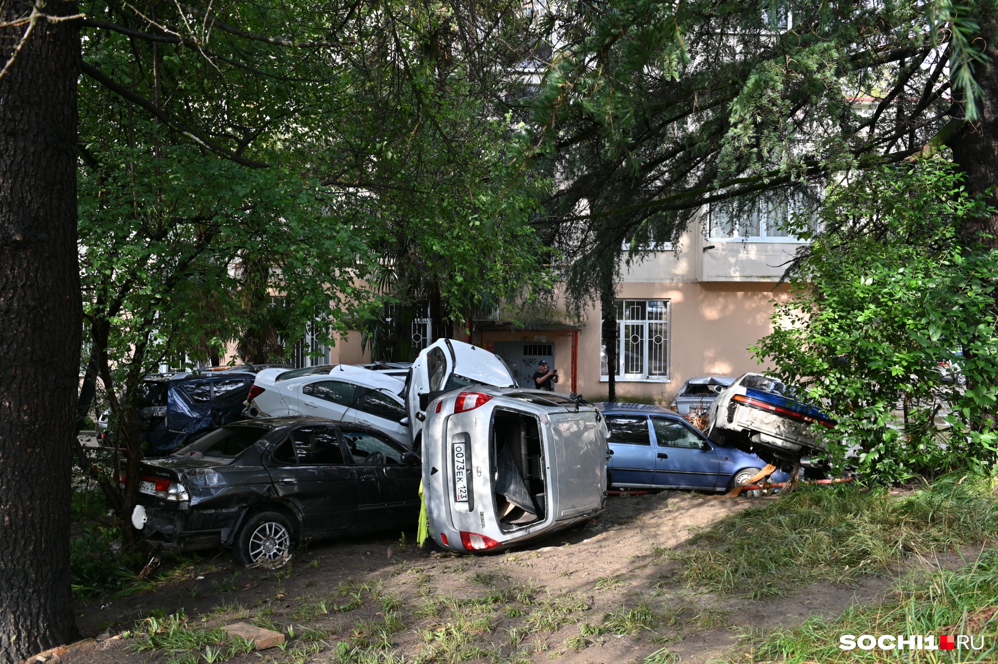 Ситуация в сочи на сегодняшний. Наводнение в Сочи. Сочи потоп 2022. Сочи затопило 2022. Потоп в Сочи.