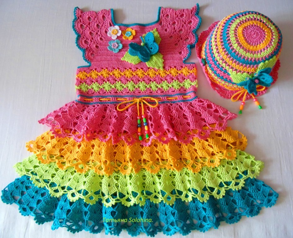 Платье крючок 4 года. Радужное платье от Татьяны Солохиной. Радужное платье для девочки. Вязаное платье для девочки крючком.