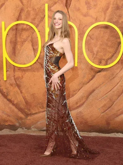 Зендая, Сидни Суини, Джейкоб Элорди и Хантер Шафер посетили премьеру сериала 