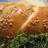 Хлебушек с сыром и чесноком