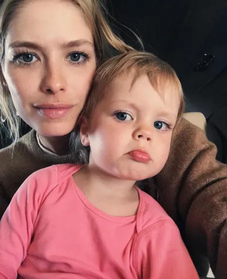 Елена Перминова показала архивные фото с дочерью от миллиардера в честь её 12-летия Перминова, дочерьюЕлена, рождения, братом, Елена, дочери, Елены, очень, Александр, после, Лебедев, который, Ариша, дочерьюАринаЕлена, растёт, детьмиЕлена, родила, Тарасом, миллиардеромМои, бойфрендом