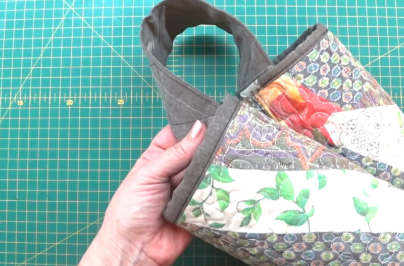 Время шить подарок всем подругам на 8 Марта. Такого точно у них нет