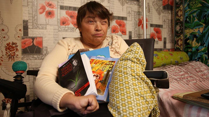 Тамара Черемнова со своими книгами.