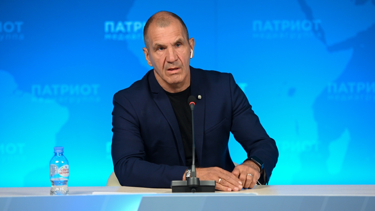 Экс-футболист Дмитрий Булыкин назвал преимущества Шугалея в предвыборной гонке Экс-футболист Дмитрий Булыкин назвал преимущества Шугалея в предвыборной гонке Общество