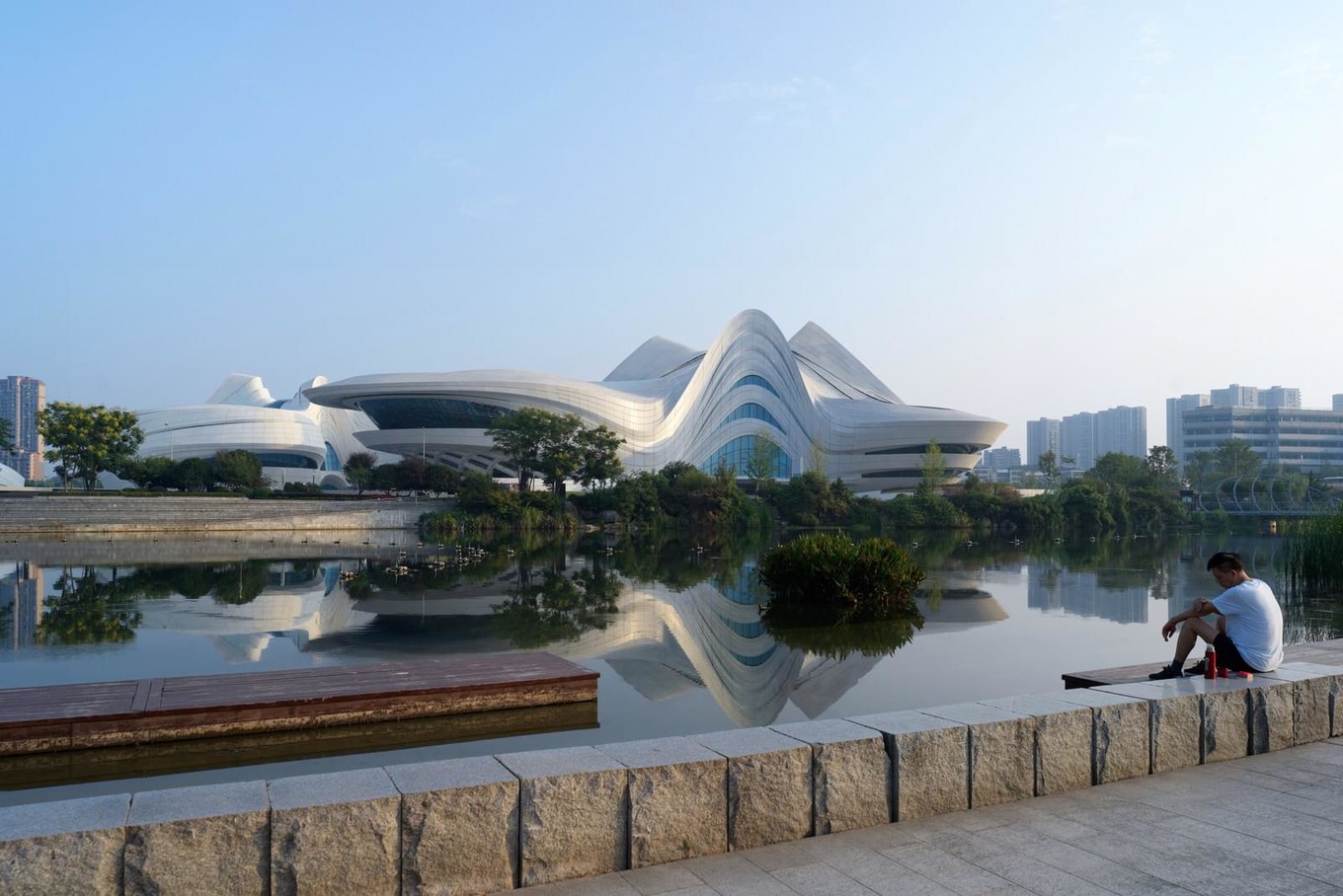 Дизайн Центра культуры и искусств Meixihu International Culture & Arts Centre от Zaha Hadid Architects