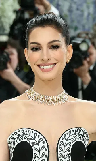 Met Gala — 2026: Энн Хэтэуэй, Виттория Черетти, дочь одного из самых богатых людей Индии Иша Амбани на красной дорожке Images, Джулианна, Метрополитенмузее, Жукова, дочерьмиЛоли, БахияЛоли, БахияРанее, красной, дорожке, вечера, появились, Джиджи, Хадид, Ирина, бюстгальтере, бриллиантами, Николь, Перри, АмбаниВенди, Кидман