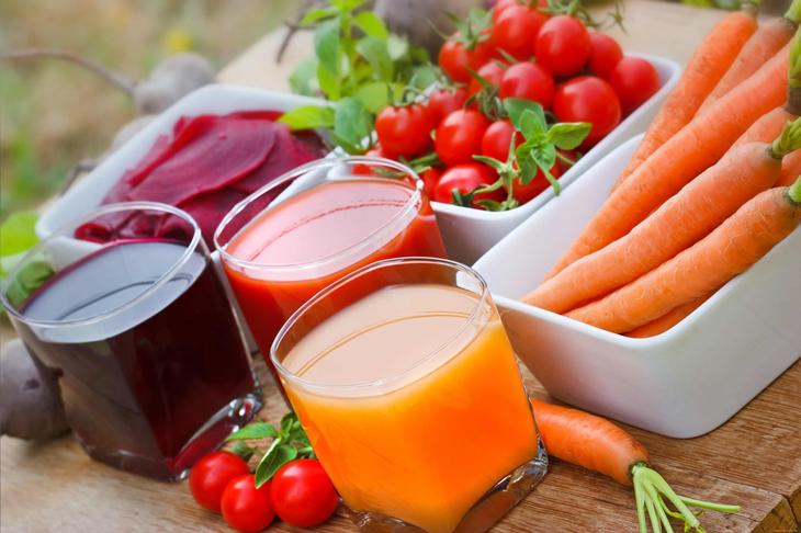 Очиститься вам помогут соки из моркови и свеклы