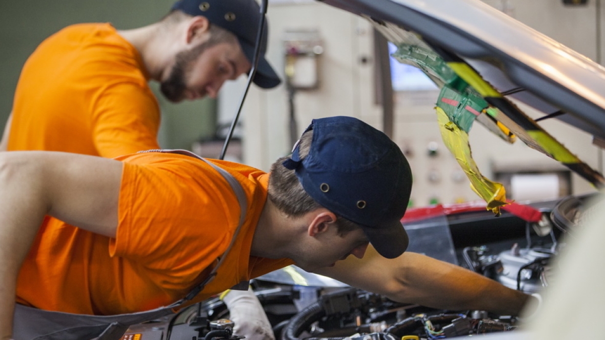 На Нью-Йорк надвигается ураган «Генри». События дня На Нью-Йорк надвигается ураган «Генри». События дня Видео