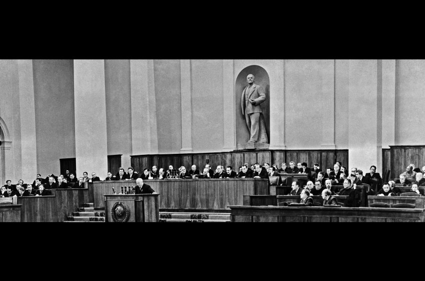 Каком году состоялся xx съезд кпсс. Хрущев 20 съезд. Хрущев 1956 съезд. 20 Съезд партии КПСС.