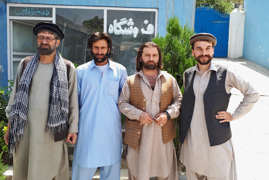 Черный тюрбан в афганистане. Талибан борода. Талибы с лохматыми бородами. Афганец с бородой.
