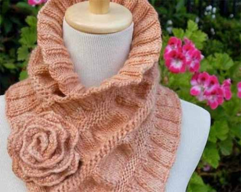 шарф-воротник с розой