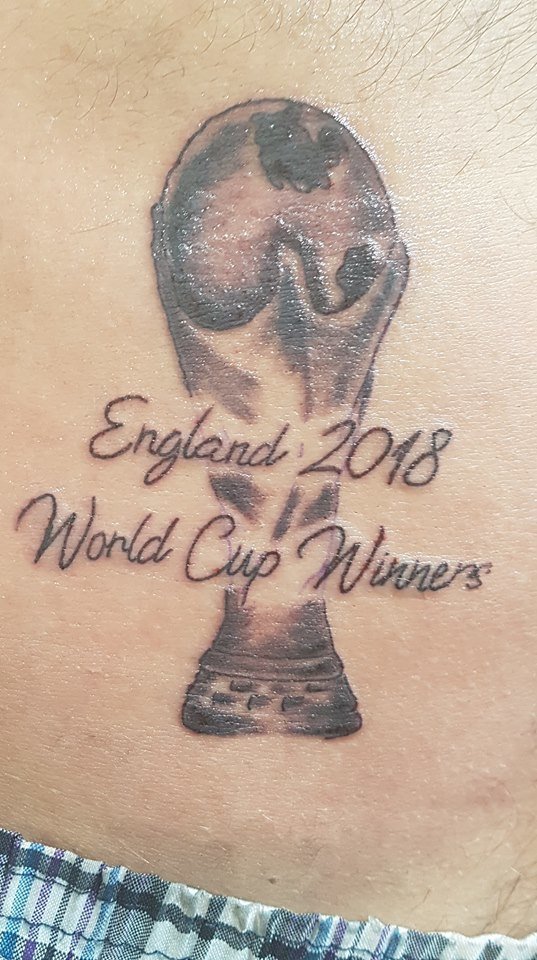 ЧМ-2018 ещё не закончен, но британский фанат уже определил победителя. И запечатлел в татуировке в мире, люди, спорт, тату, татуировка, фанат, футбол