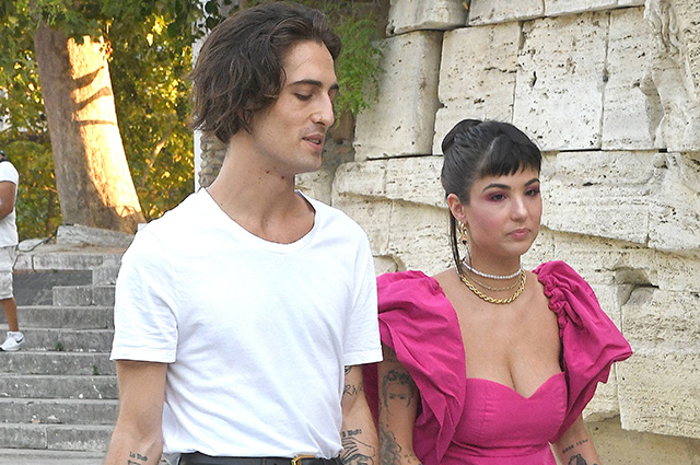 Off-duty: солист группы Maneskin Дамиано Давид поддержал свою девушку Джорджию Солери на презентации книги в Риме