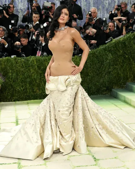 14 лучших образов Met Gala: Ирина Шейк в бриллиантах, 