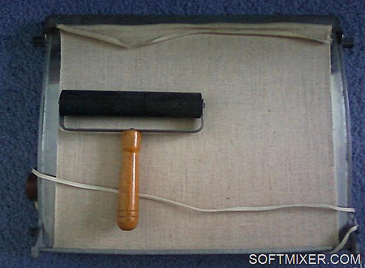 В темной комнате, под красным фонарем… В темной комнате, под красным фонарем…