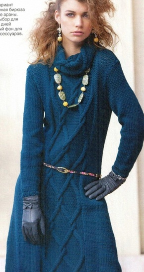 Платье с косами