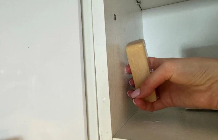 Зачем нож смазывать маслом, а шкафы натирать хозяйственным мылом: бытовые хитрости на каждый день Зачем нож смазывать маслом, а шкафы натирать хозяйственным мылом: бытовые хитрости на каждый день необходимо, избежать, этого, тщательно, времени, терку, может, бытовую, Когда, ванну, сильно, подпортить, неизменно, ванной, натереть, бывает, белья, придется, коробки, чтобы