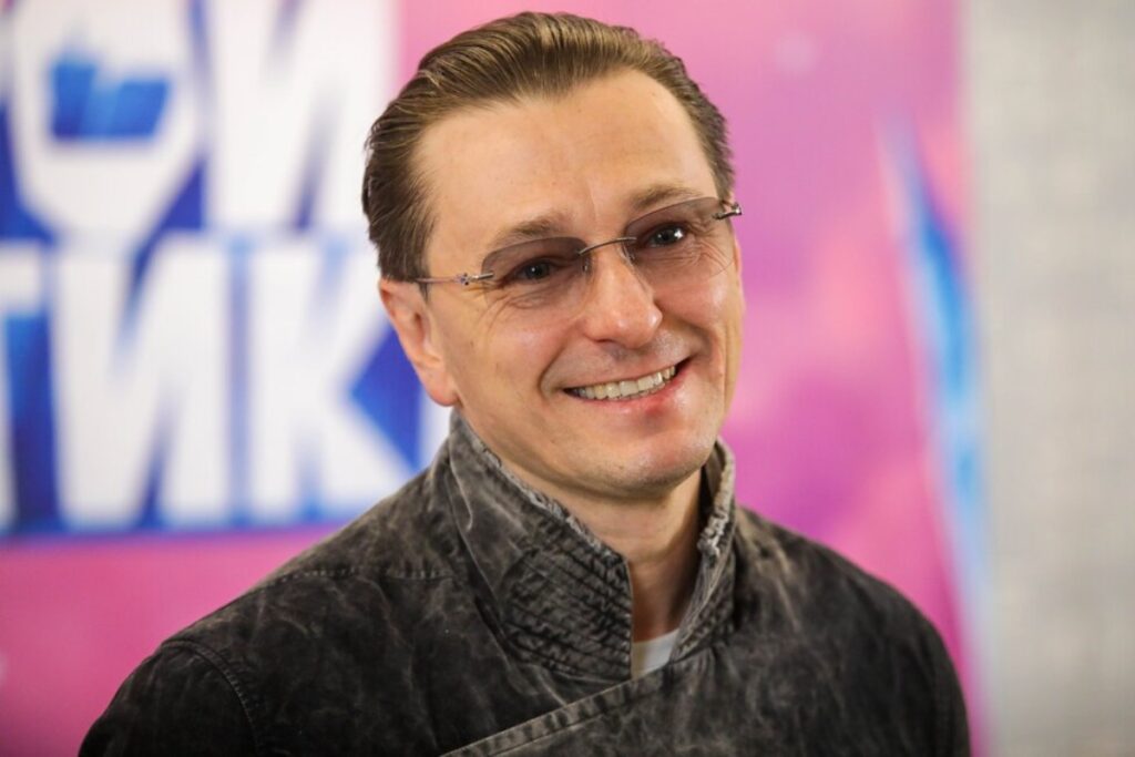 Маски с лицом Безрукова запретили продавать на маркетплейсах