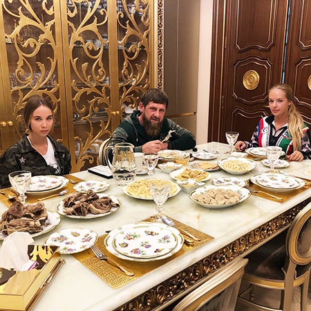 Рамзан Кадыров научил Лизу Пескову секретам национальной кухни