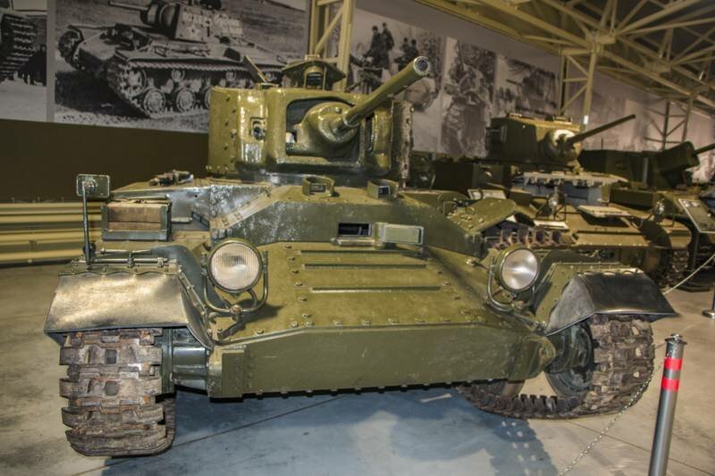 Пехотный танк Mk.III «Валентайн» снаружи и внутри 