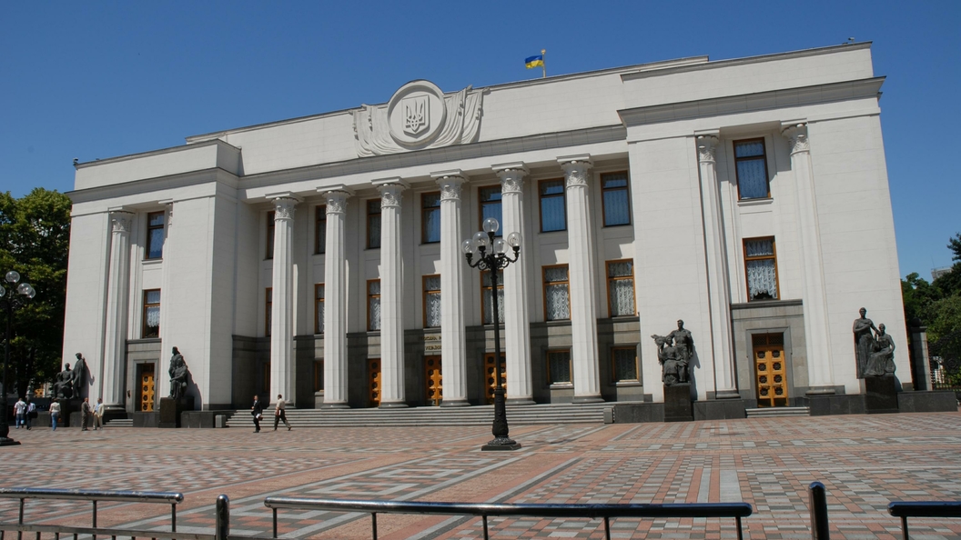 Украиной правят «шизофреники»: Депутат Рады пошел против Киева