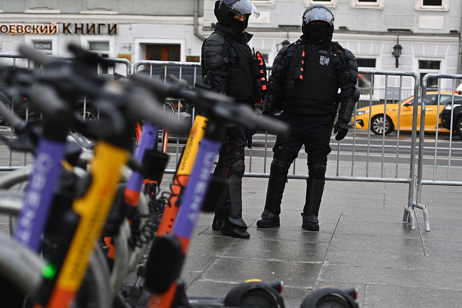 Shot: в Челябинске самокатчик сбил пенсионерку на тротуаре и был оштрафован на 800 рублей