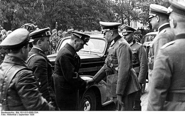 Brest 1939 german soviet fraternizing - 1