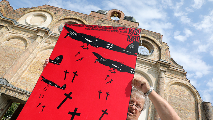 "Историческая правда" с реверансом США": 80-летие Второй мировой войны вспомнили без России