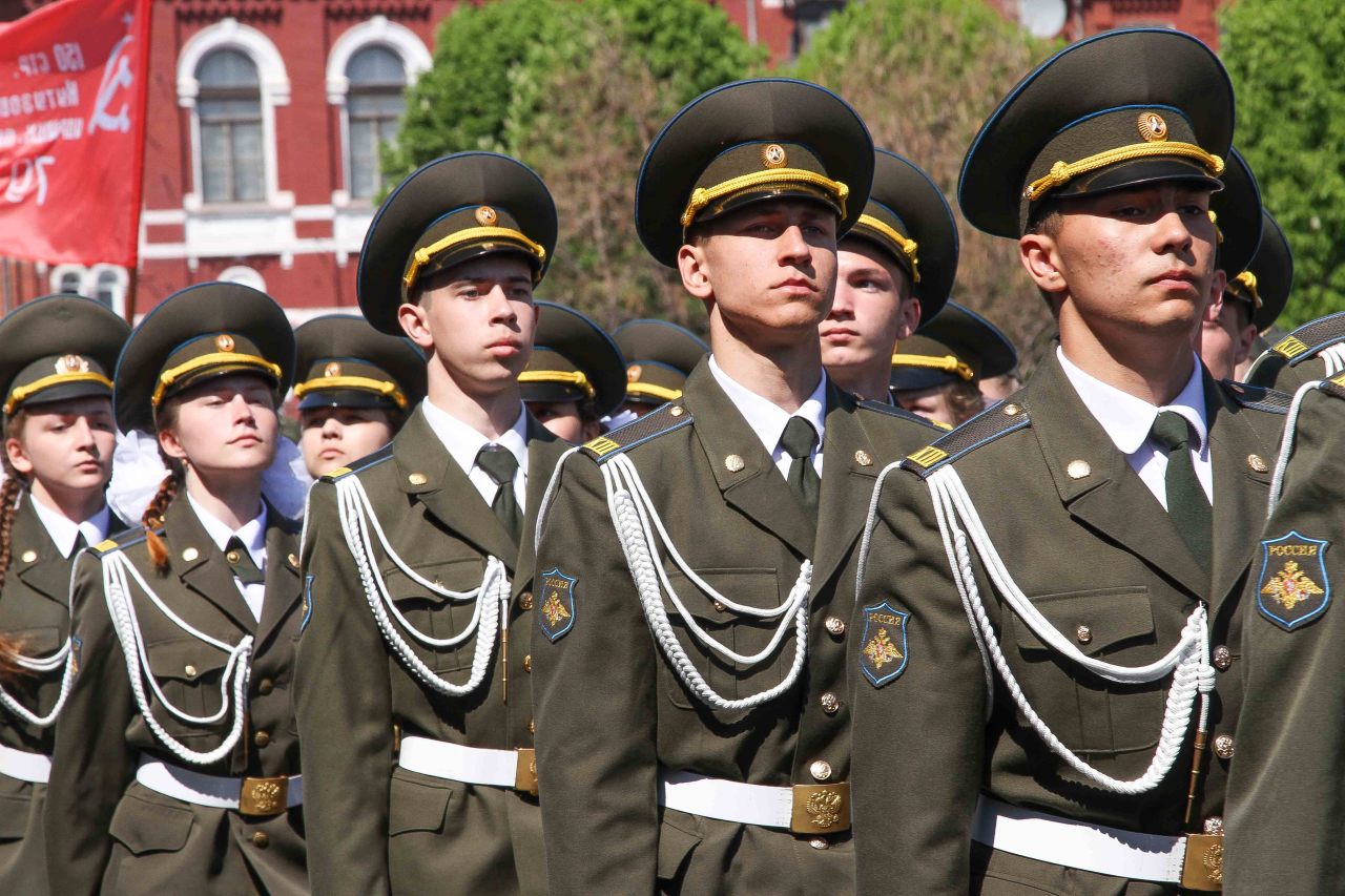 Солдаты гарнизона. Гарнизонные солдаты. Парад Победы в Ташкенте 2017.