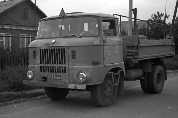 Популярный в СССР грузовичок из ГДР IFA W50 