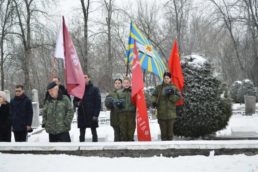 В Рязани открыли памятные плиты погибшим членам экипажа самолёта, разбившегося в 1942 году у Заокского