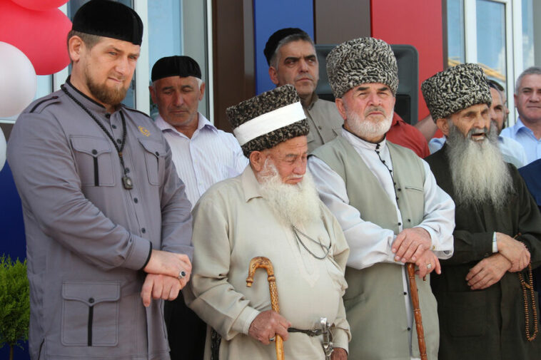 «Вы давно у нас не были, старейшины ругаются»: Кадыров позвал Путина в Чечню