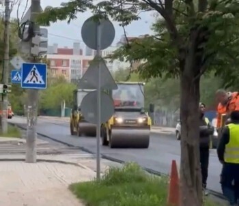 В Калуге автомобилистов просят не парковать машины вдоль улицы Огарёва