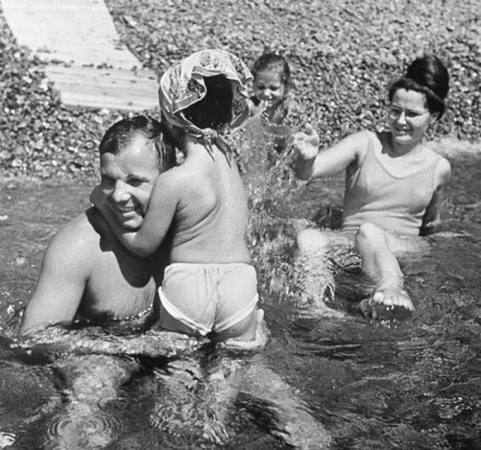 Подборка семейных фотографий советских актеров Подборка семейных фотографий советских актеров актеры