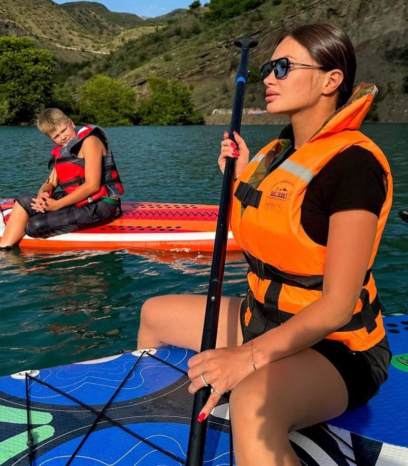 Cменила мошенника на уголовника: как сейчас выглядит и чем занимается Евгения Феофилактова из шоу «Дом 2» Евгения, после, проекте, Гусев, Феофилактова, только, Антона, отношения, всего, Антон, время, вместе, проекта, стала, замуж, парень, вышла, несколько, жизни, девушка