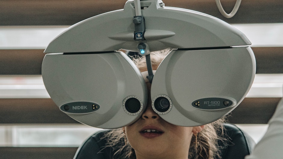 Ученые научились прогнозировать инсульт по сосудам в глазах