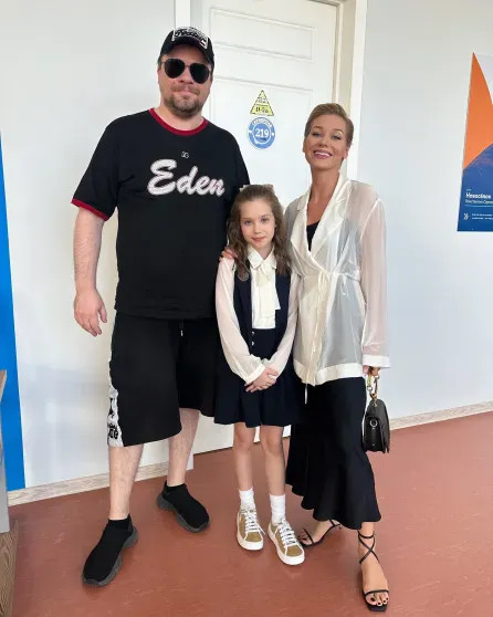 «Ягодка опять»: Как Гарик Харламов отпраздновал 45-летие с женой и звёздами Comedy Club