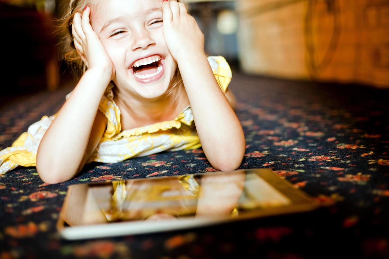 Вы понимаете, о чем говорит ваш ребенок? Кроссворд для родителей на знание современных трендов предлагаем, точно, детей, детиА, заблокированы, России, регулярно, читаете, Parentsru, готовы, поспорить, современных, трендах, разбираетесь, также, хорошо, чтобы, играм, проверить, пройти