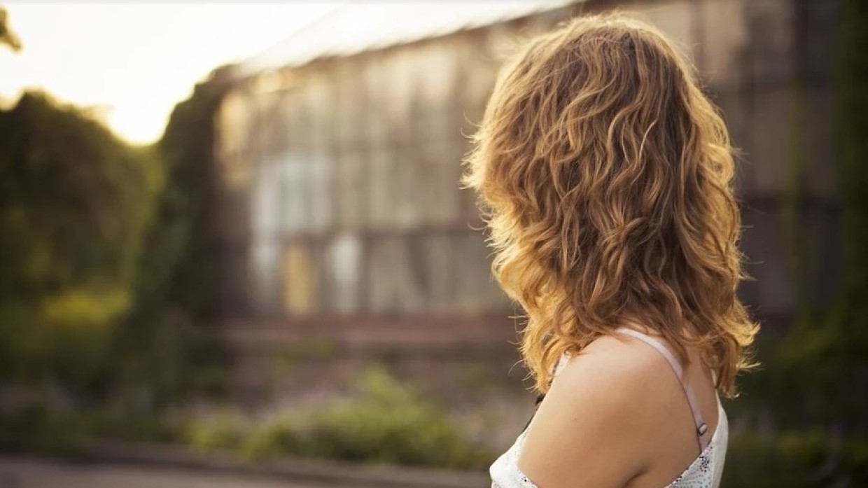 Трихолог предупредил о выпадении волос после COVID-19