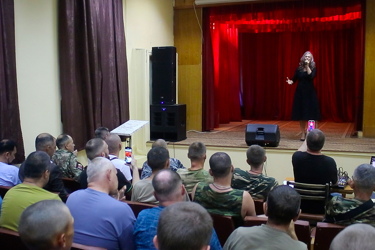 В военном госпитале Новосибирска состоялся концерт для участников СВО